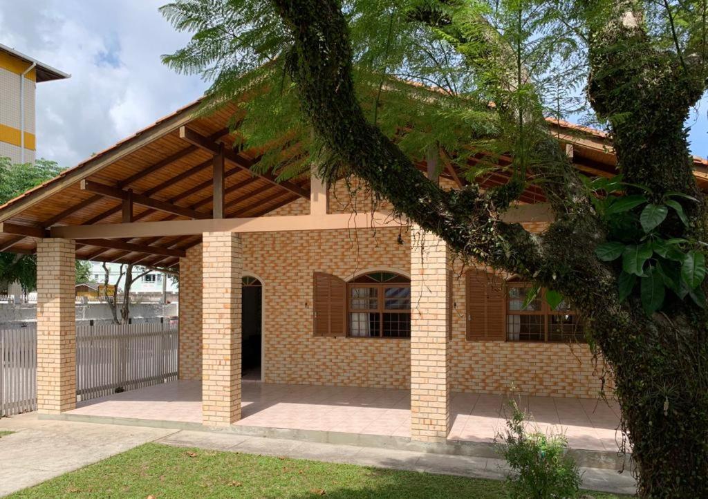 Сasa de vacaciones A 200m Casa Centrinho Dos Ingleses